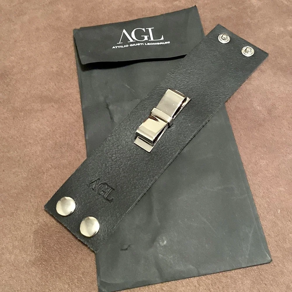 AGL Leather Bracelet with metal bow - Picture 3 of 17